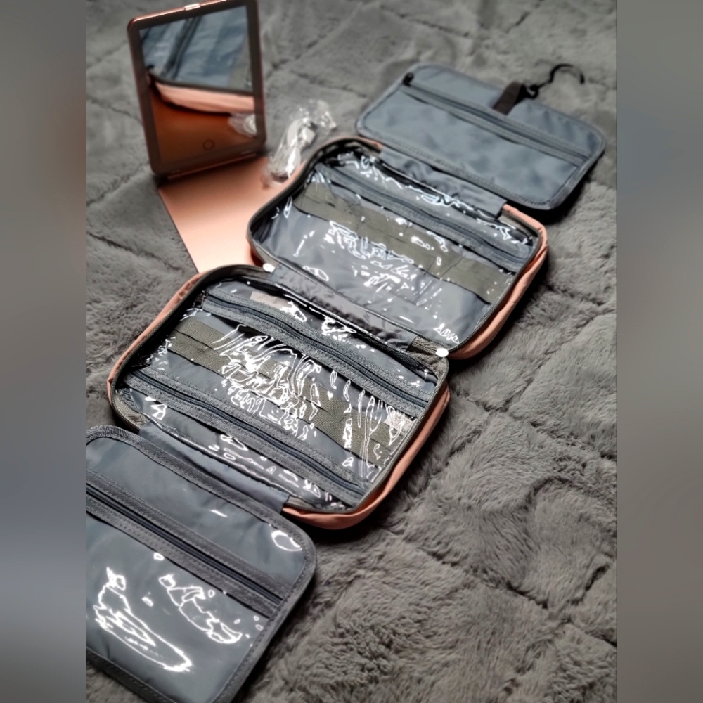 Travel Makeup Organizer w/USB Rechargeable LED Lighted Mirror